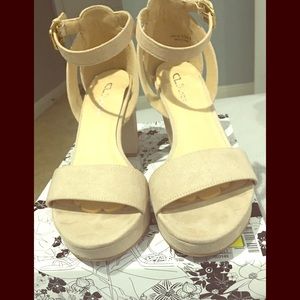 COPY - Chinese Laundry CL Genavie sandal Beige 9.5